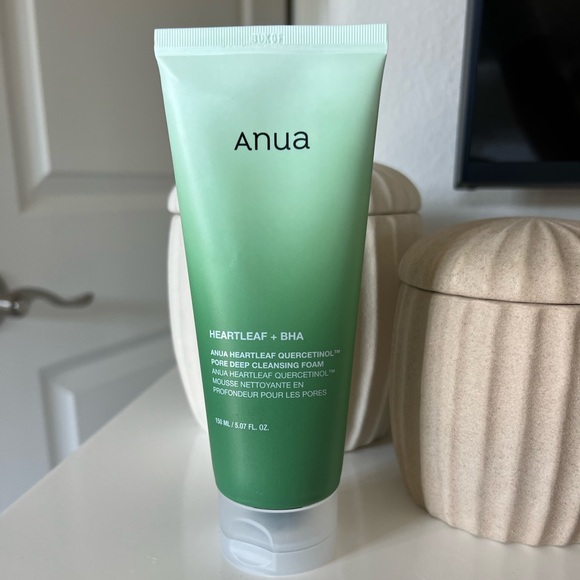 Anua Heartleaf Quercetinol Pore Deep Cleansing Foam - Picture 2 of 4